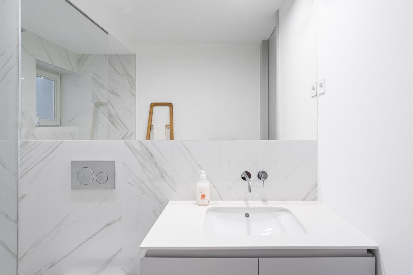 Guestready - Downtown Refuge With Private Parking Apartment Porto Bagian luar foto
